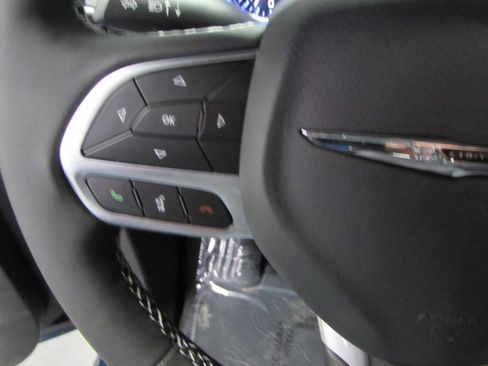 New 2025 Chrysler Pacifica Select image 15