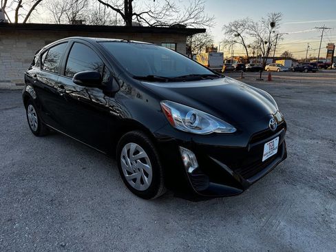 Used 2016 Toyota Prius C Two image 15