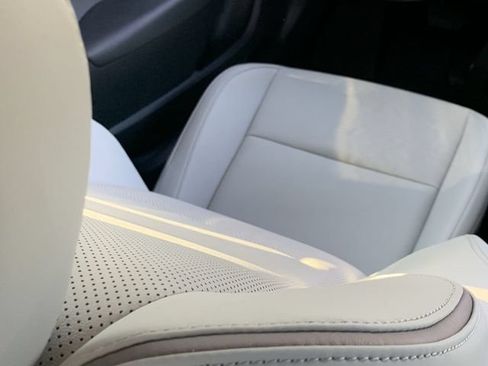 Used 2026 Toyota Prius XLE FWD image 18