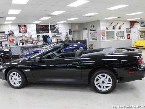 Used 1995 Chevrolet Camaro Z28 image 32