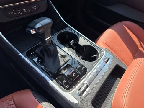 Used 2025 Kia Carnival SX Prestige FWD image 35