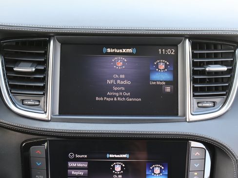 Certified 2023 INFINITI QX50 Luxe FWD image 3