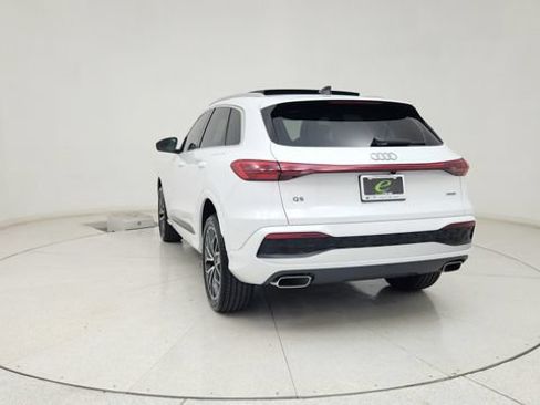 Used 2025 Audi Q5 Premium Plus w/ Premium Plus AWD/4WD image 8