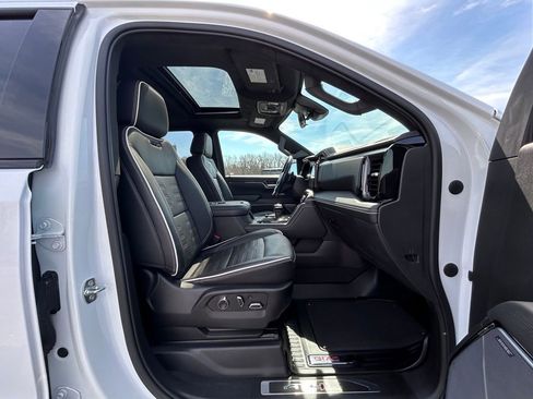 Used 2022 GMC Sierra 1500 AT4X image 23