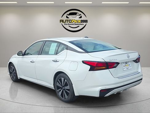 Used 2021 Nissan Altima 2.5 SV FWD image 5