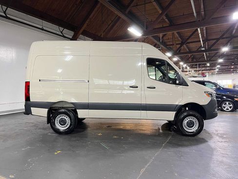 Used 2026 Mercedes-Benz Sprinter 2500 image 2