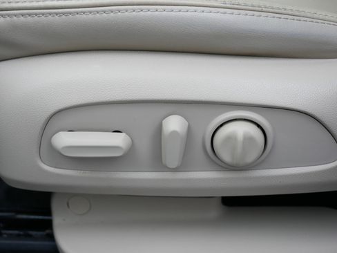 Used 2019 Buick Enclave Essence image 20