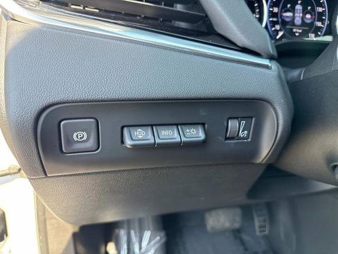 Used 2022 Buick Enclave Avenir image 19