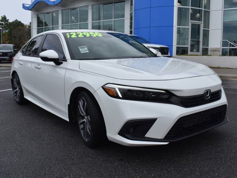 Certified 2023 Honda Civic Touring image 3