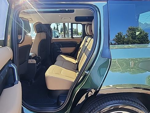 New 2026 Land Rover Defender 110 X-Dynamic SE AWD/4WD image 14