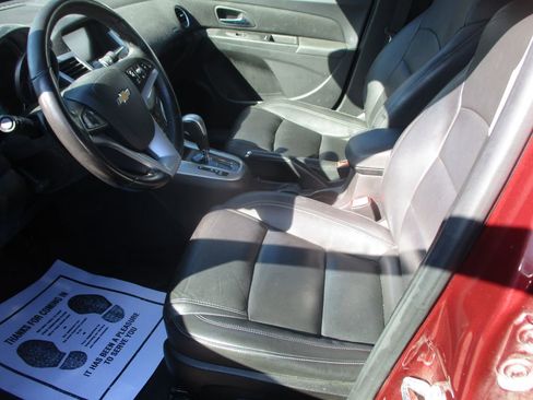 Used 2016 Chevrolet Cruze LT image 12