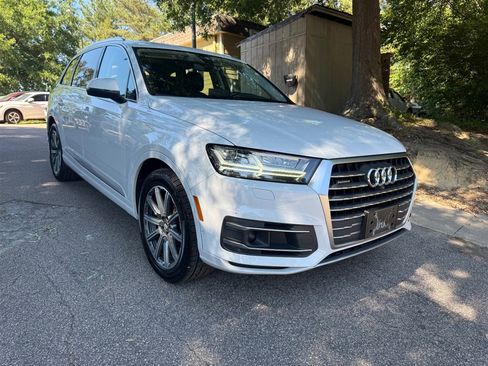 Used 2019 Audi Q7 3.0T Premium Plus w/ Premium Plus Package AWD/4WD image 2