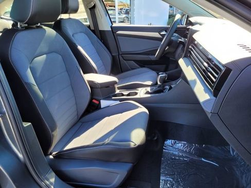 New 2026 Volkswagen Jetta SE FWD image 13