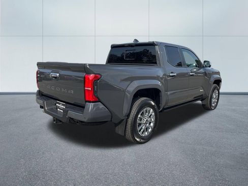 Used 2025 Toyota Tacoma Limited image 5