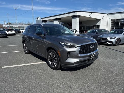 Used 2023 INFINITI QX60 Luxe w/ Cargo Package AWD/4WD image 3