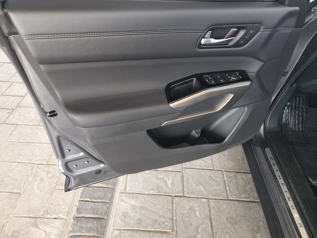 Used 2025 Nissan Pathfinder Platinum w/ Cargo Package FWD image 32