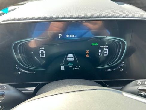 Used 2024 Kia Niro EX image 30