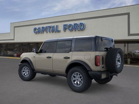 New 2025 Ford Bronco Badlands image 4