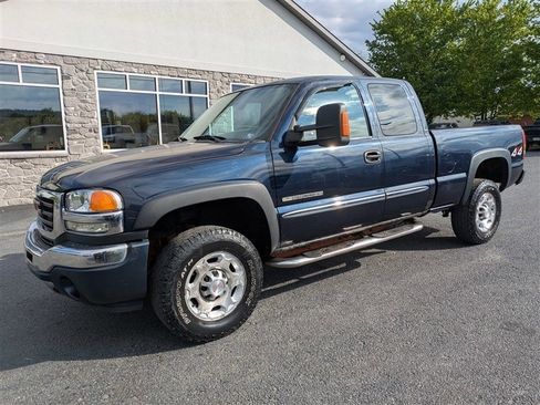 Used 2006 GMC Sierra 2500 SLE w/ Snow Plow Prep Package AWD/4WD image 1