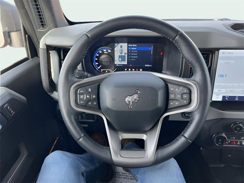 Used 2022 Ford Bronco Badlands image 25