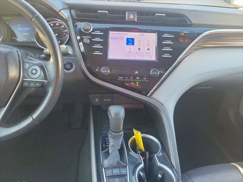 Certified 2018 Toyota Camry XLE image 26
