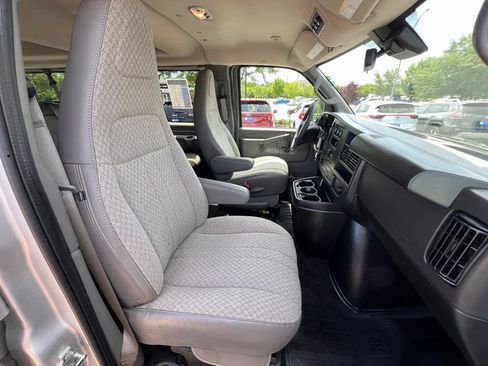 Used 2025 Chevrolet Express 2500 LT w/ LT Preferred Equipment Group RWD image 31