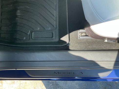 Used 2023 Tesla Model 3 Standard Range image 15