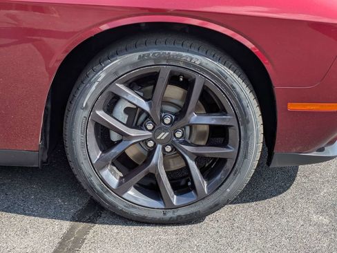 Used 2021 Dodge Challenger SXT w/ Plus Package RWD image 11