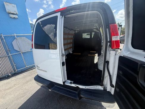 Used 2021 GMC Savana 2500 w/ Driver Convenience Package RWD image 6
