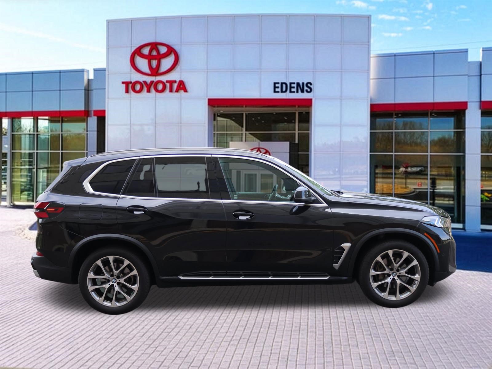 Used 2026 BMW X5 xDrive40i AWD/4WD image 2