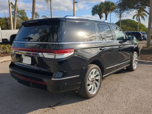 Used 2024 Lincoln Navigator Reserve image 5