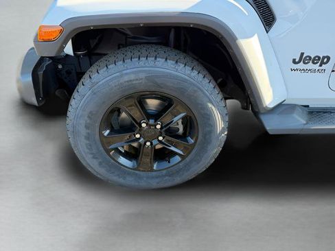Used 2021 Jeep Wrangler Unlimited Sahara AWD/4WD image 22