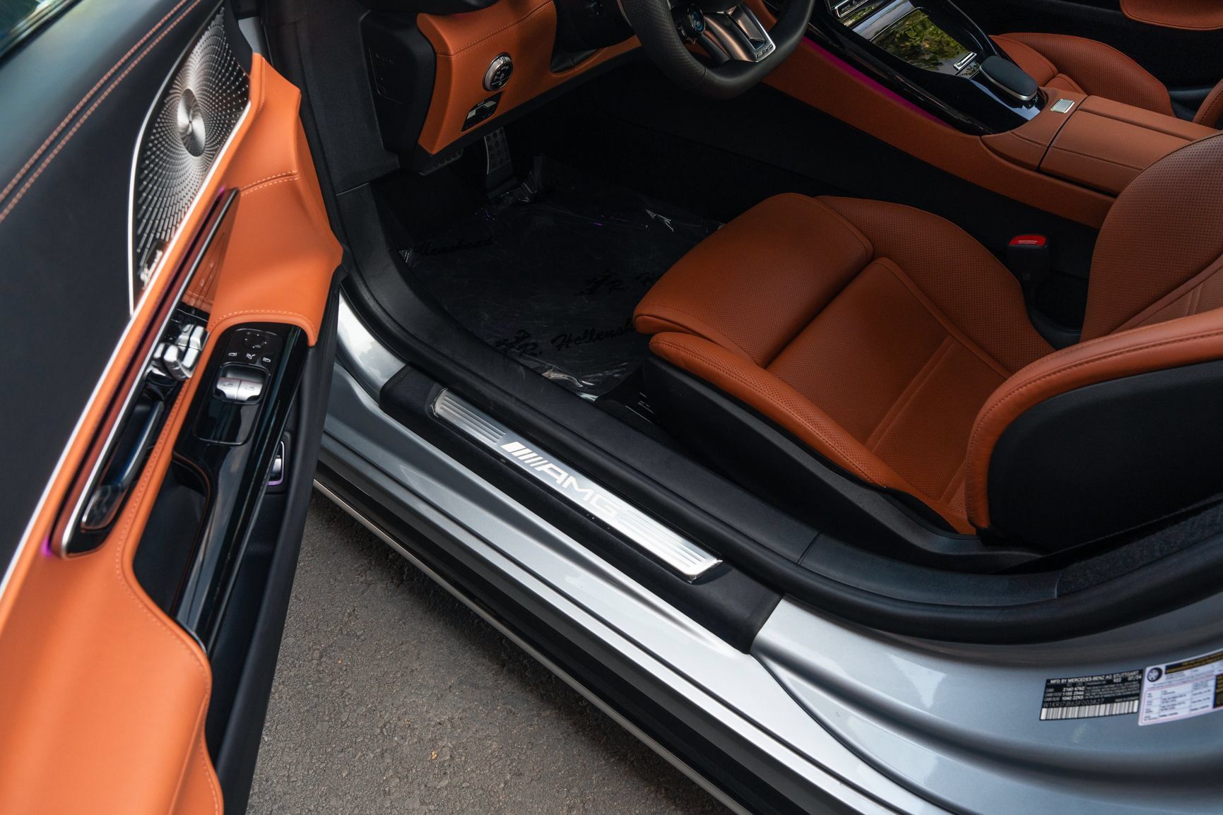 Used 2025 Mercedes-Benz AMG GT 63 w/ Driver Assistance Package image 29