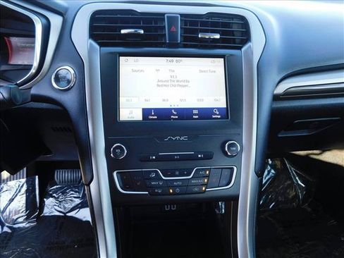 Used 2020 Ford Fusion SEL FWD image 21