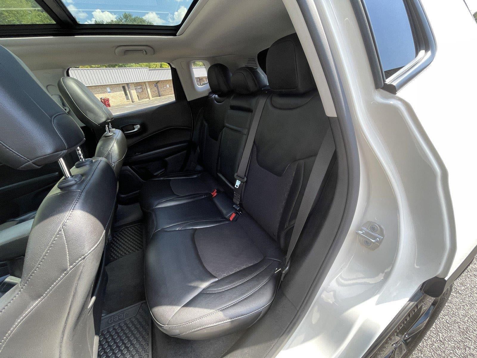 Used 2018 Jeep Compass Latitude w/ Popular Equipment Group AWD/4WD image 38