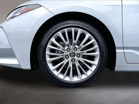 Used 2020 Toyota Avalon Limited w/ Advanced Safety Package FWD image 9