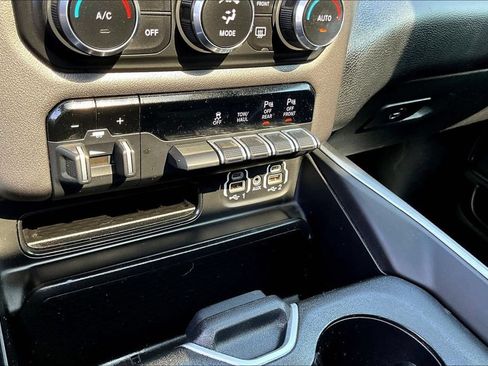 Used 2020 RAM 1500 Big Horn AWD/4WD image 19
