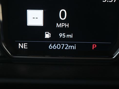 Used 2021 GMC Sierra 2500 Denali w/ Denali Black Diamond Edition image 26