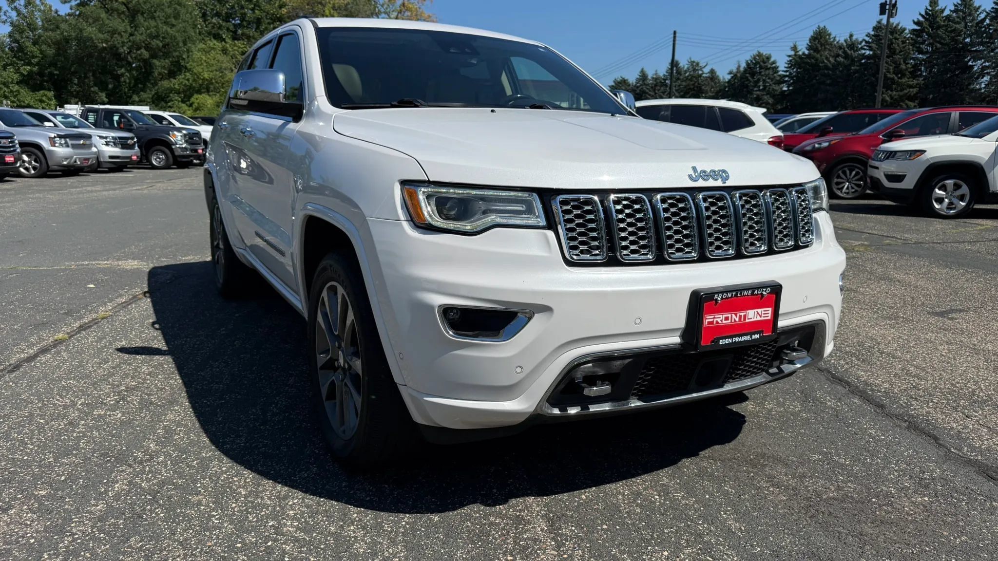 Used 2017 Jeep Grand Cherokee Overland w/ Jeep Active Safety Group AWD/4WD image 14