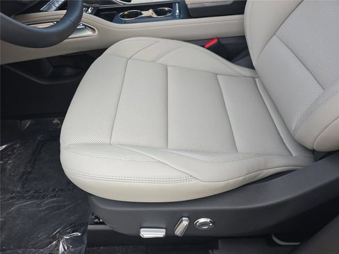 New 2026 Lincoln Nautilus Premier AWD/4WD image 13