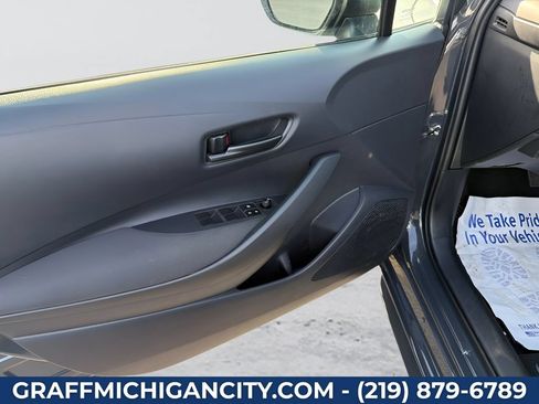 Used 2025 Toyota Corolla LE FWD image 11