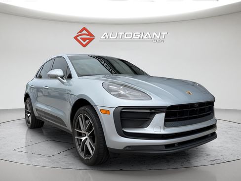 Used 2022 Porsche Macan AWD/4WD image 13