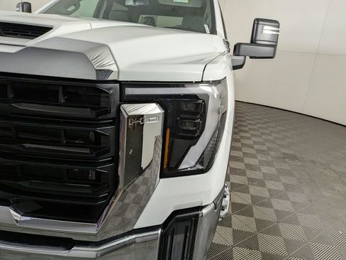 New 2026 GMC Sierra 3500 Pro w/ Convenience Package AWD/4WD image 9
