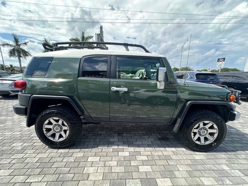 Used 2014 Toyota FJ Cruiser 4WD w/ Upgrade Package image 11