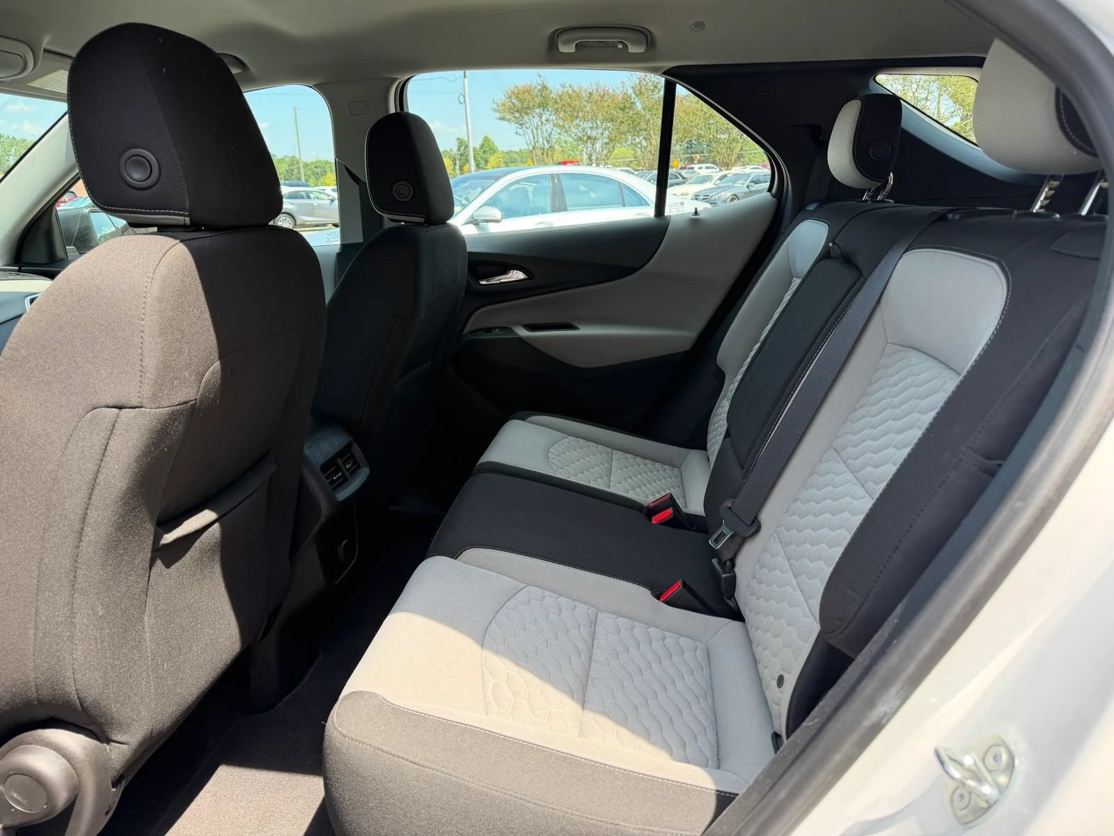 Used 2018 Chevrolet Equinox LS FWD image 14