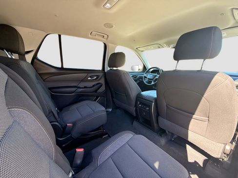 Used 2020 Chevrolet Traverse LT image 30