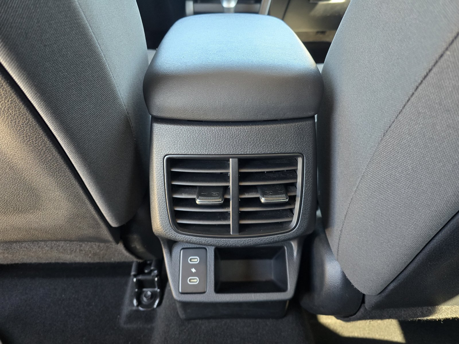Used 2024 Kia Seltos LX AWD/4WD image 29