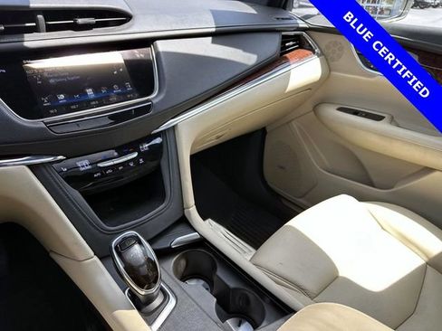 Used 2017 Cadillac XT5 Luxury w/ Driver Awareness Package FWD image 15