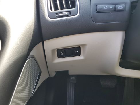 Used 2022 INFINITI Q50 Sensory image 30