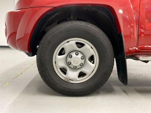 Used 2011 Toyota Tacoma PreRunner image 22